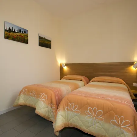 La Perla Hotel *