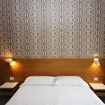 La Perla Hotel *