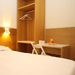 호텔 라 펄라 *